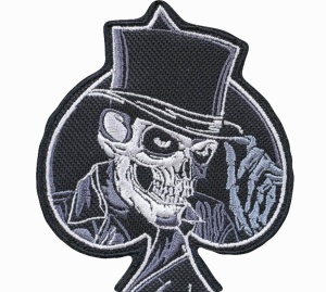 Нашивка Пиковый скелет на белом фоне