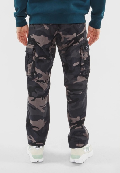 Брюки Reef Vintage, цвет Dark Camo МОДЕЛЬ 2