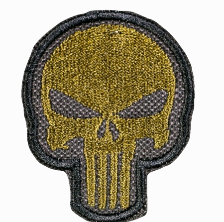 Шеврон Punisher золот на белом фоне