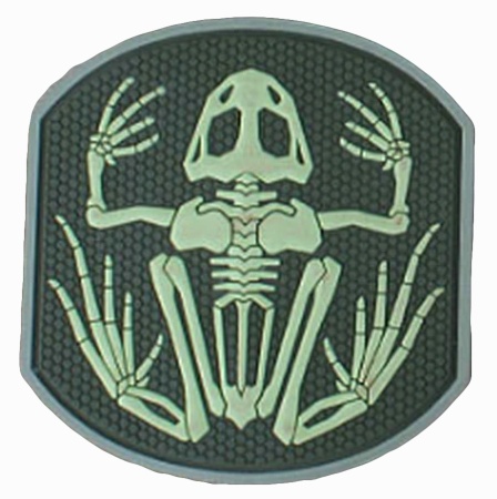 Патч Frog Skeleton PVC EmersonGear-3 на белом фоне